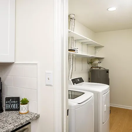 Emerald Retreat - Central & Stylish - 2 Br/2 Ba Winston-Salem Exterior photo
