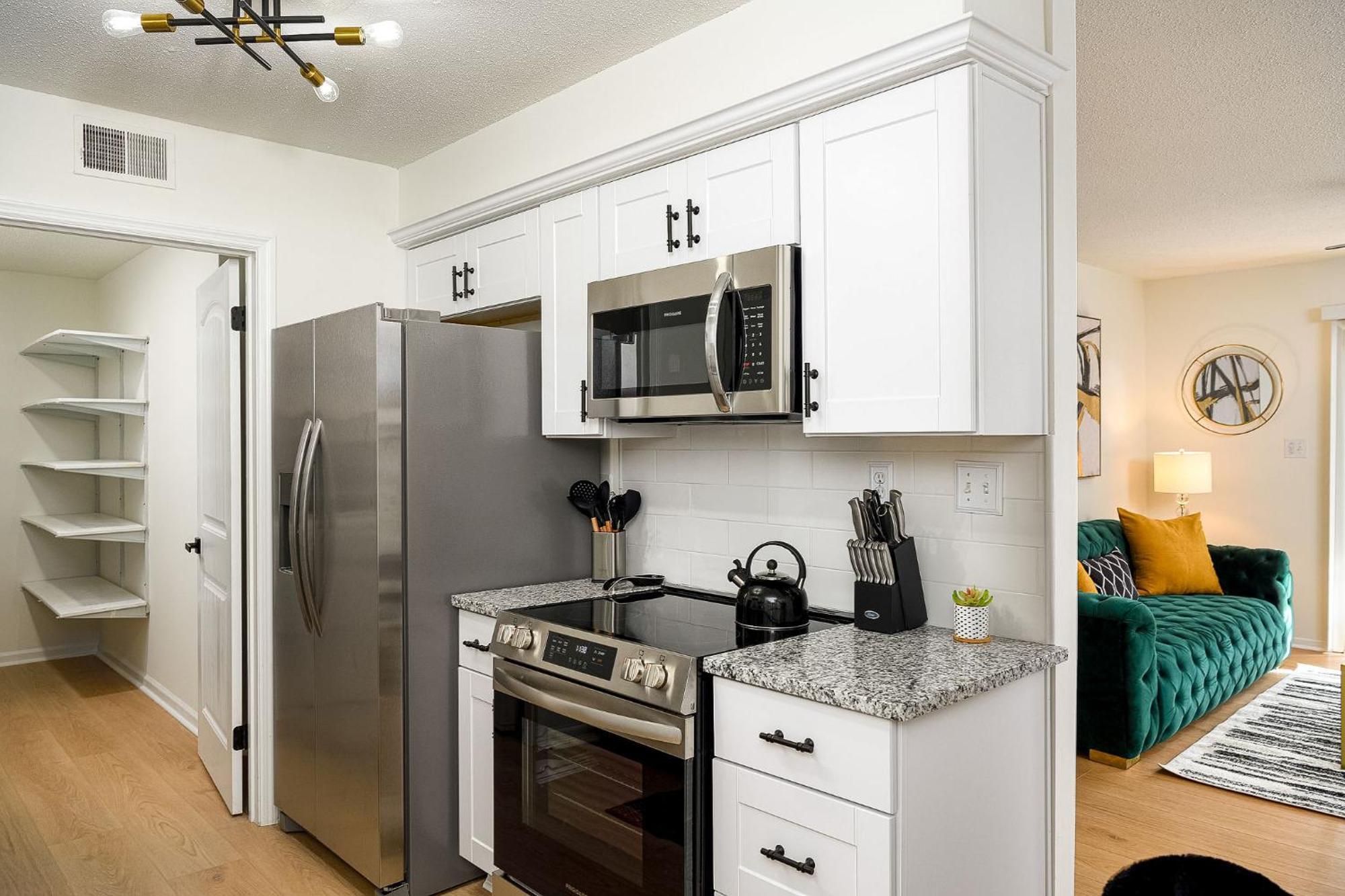 Apartment Emerald Retreat - & Stylish - 2 Br/2 Ba