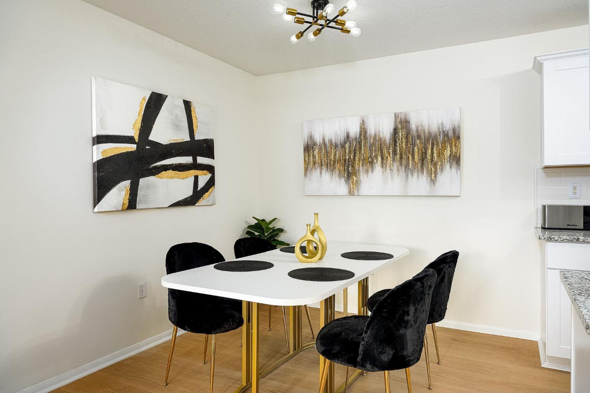 Emerald Retreat - & Stylish - 2 Br/2 Ba Apartment Winston-Salem